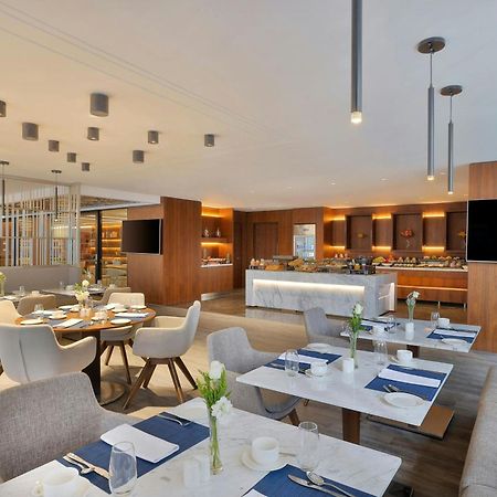 Jeddah Marriott Hotel Madinah Road Eksteriør billede The lounge at the airport