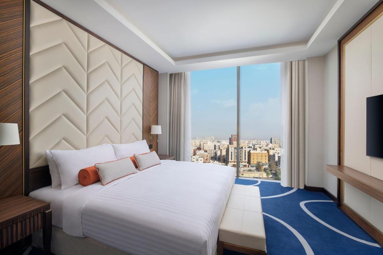 Jeddah Marriott Hotel Madinah Road Eksteriør billede A bedroom at the hotel